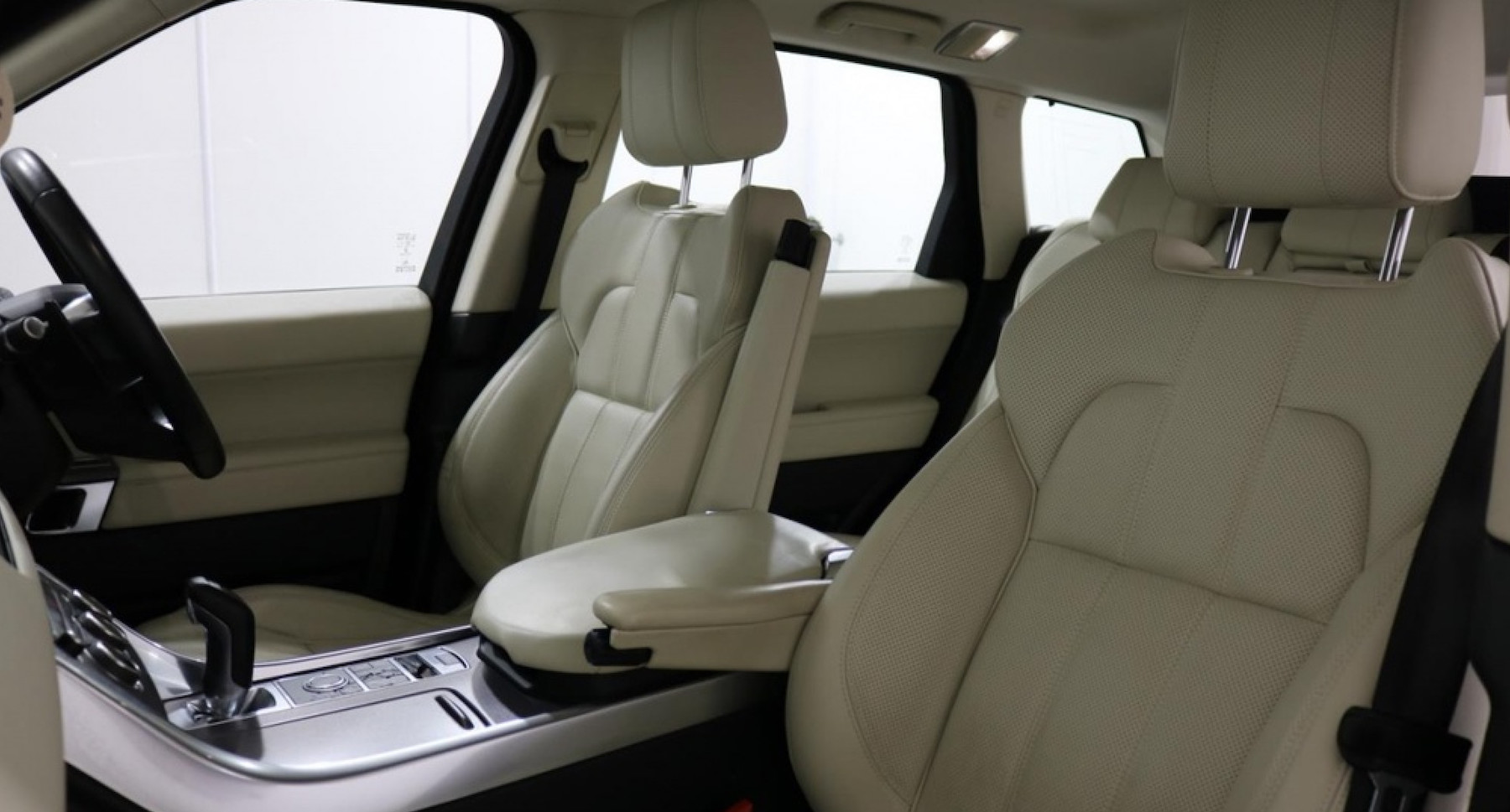 Range Rover Sport cream leather interior